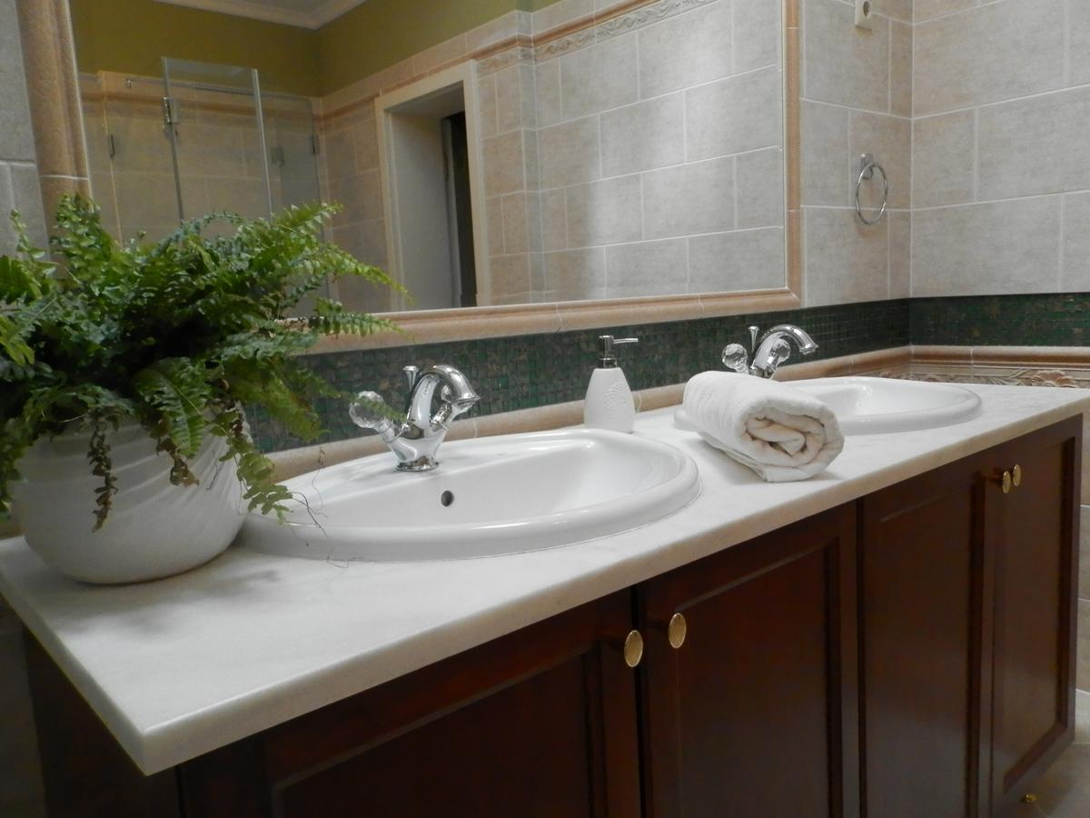 Nagyret Panzio Eger Bed & Breakfast ภายนอก รูปภาพ