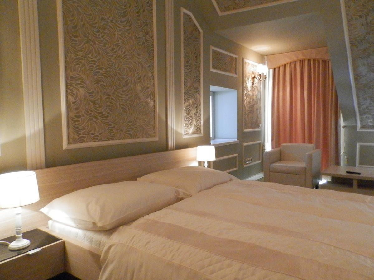 Nagyret Panzio Eger Bed & Breakfast ภายนอก รูปภาพ