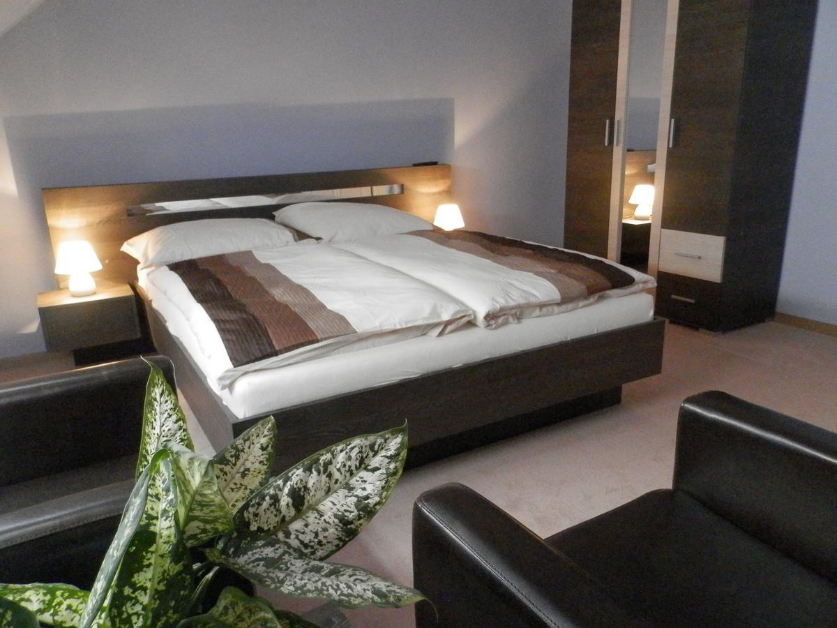 Nagyret Panzio Eger Bed & Breakfast ภายนอก รูปภาพ