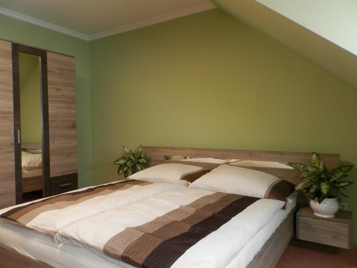 Nagyret Panzio Eger Bed & Breakfast ภายนอก รูปภาพ