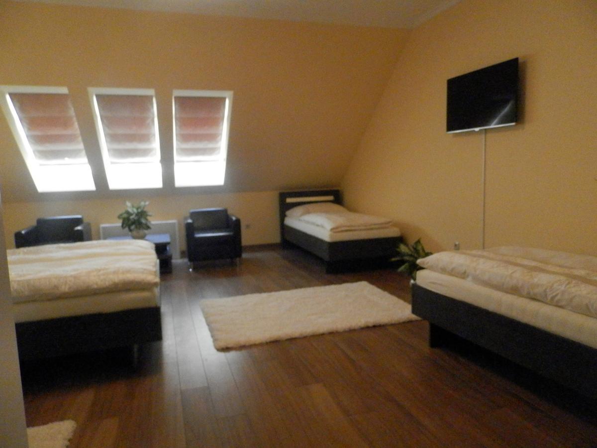 Nagyret Panzio Eger Bed & Breakfast ภายนอก รูปภาพ