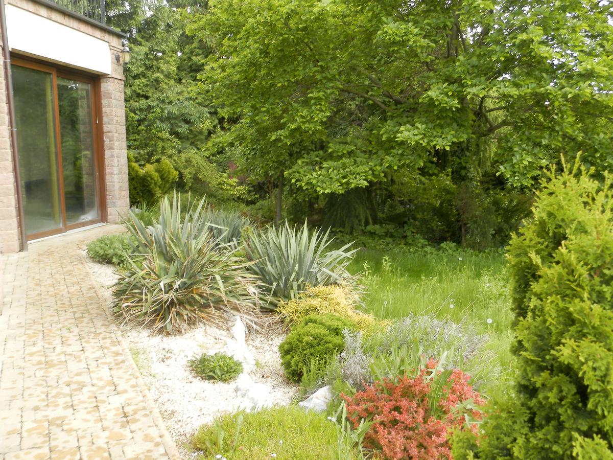 Nagyret Panzio Eger Bed & Breakfast ภายนอก รูปภาพ