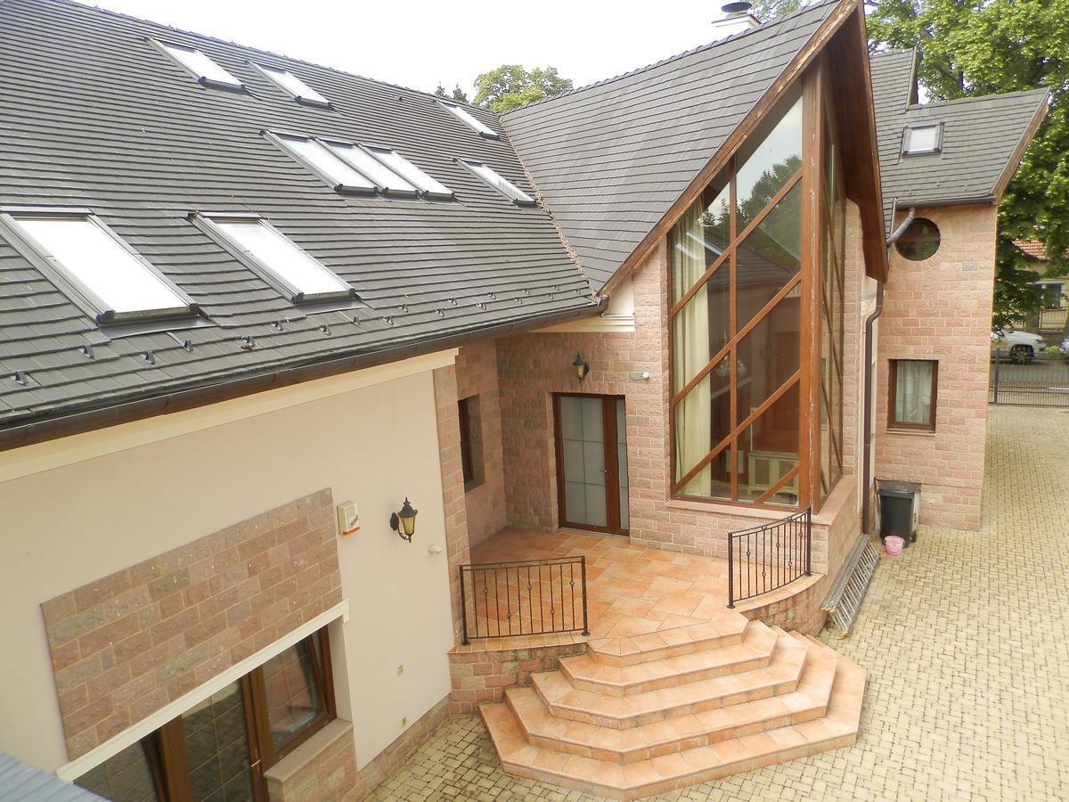 Nagyret Panzio Eger Bed & Breakfast ภายนอก รูปภาพ