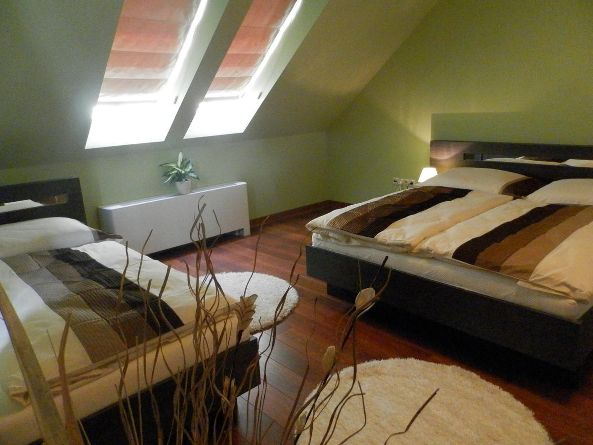 Nagyret Panzio Eger Bed & Breakfast ภายนอก รูปภาพ