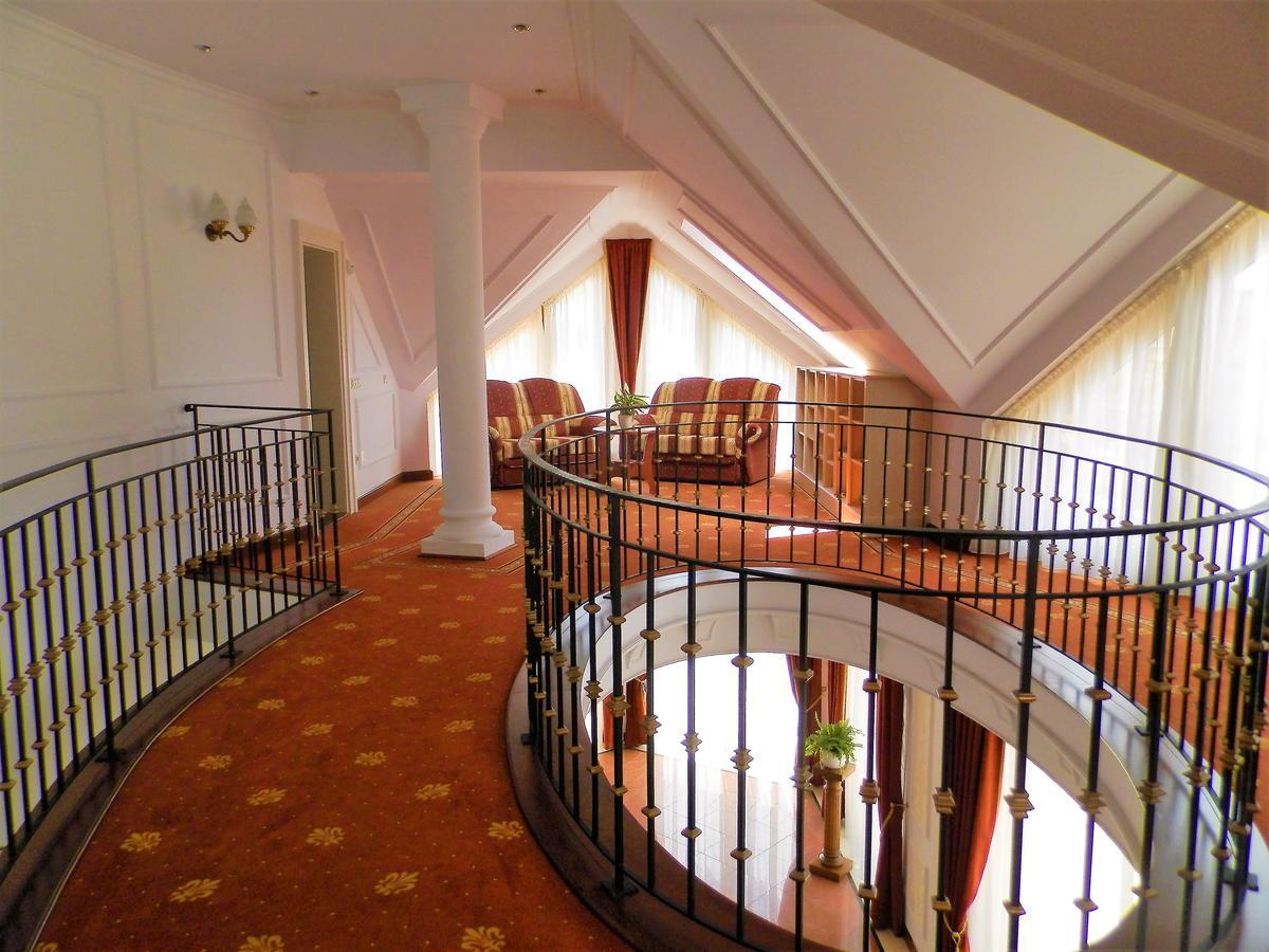 Nagyret Panzio Eger Bed & Breakfast ภายนอก รูปภาพ
