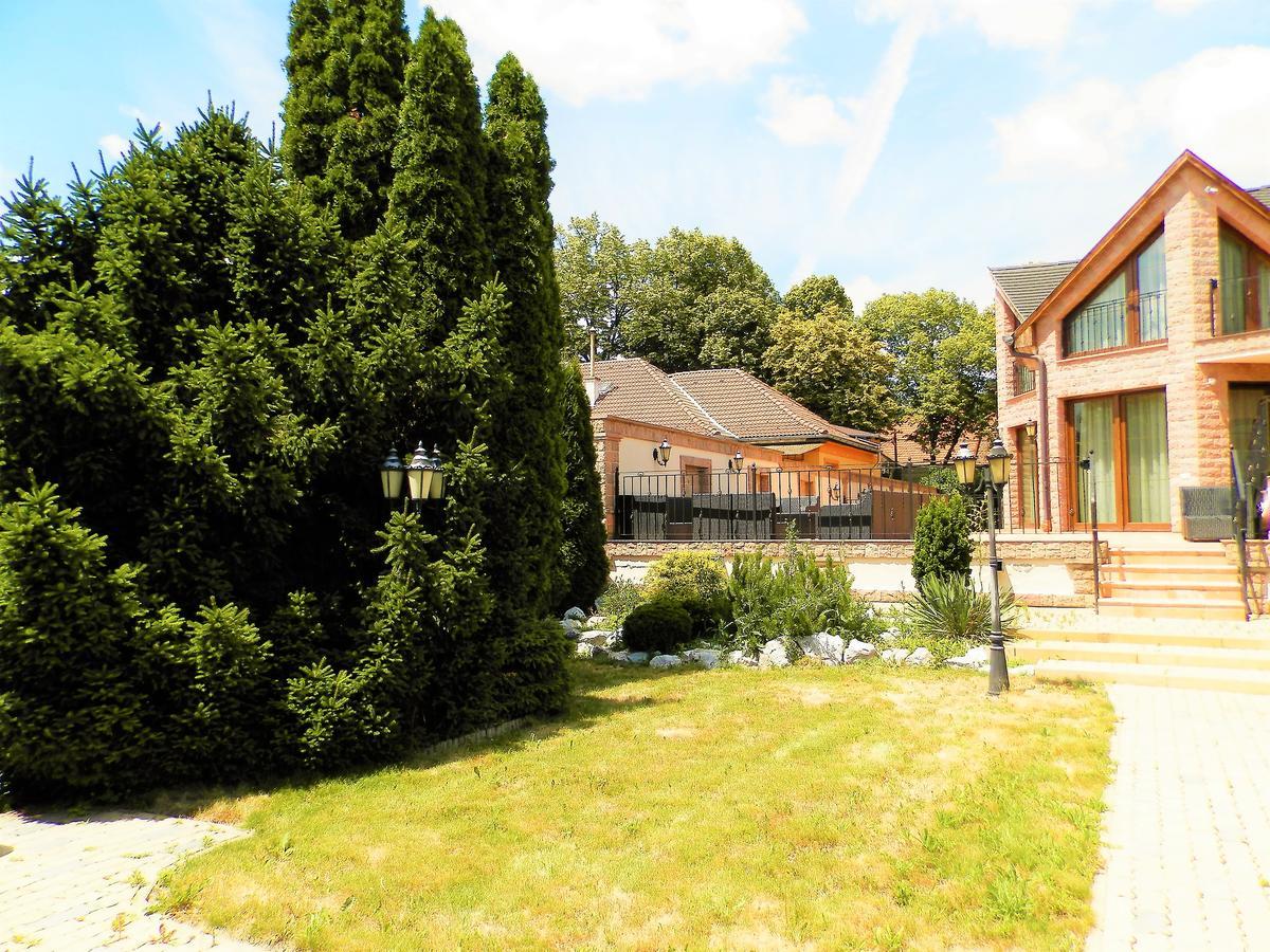 Nagyret Panzio Eger Bed & Breakfast ภายนอก รูปภาพ
