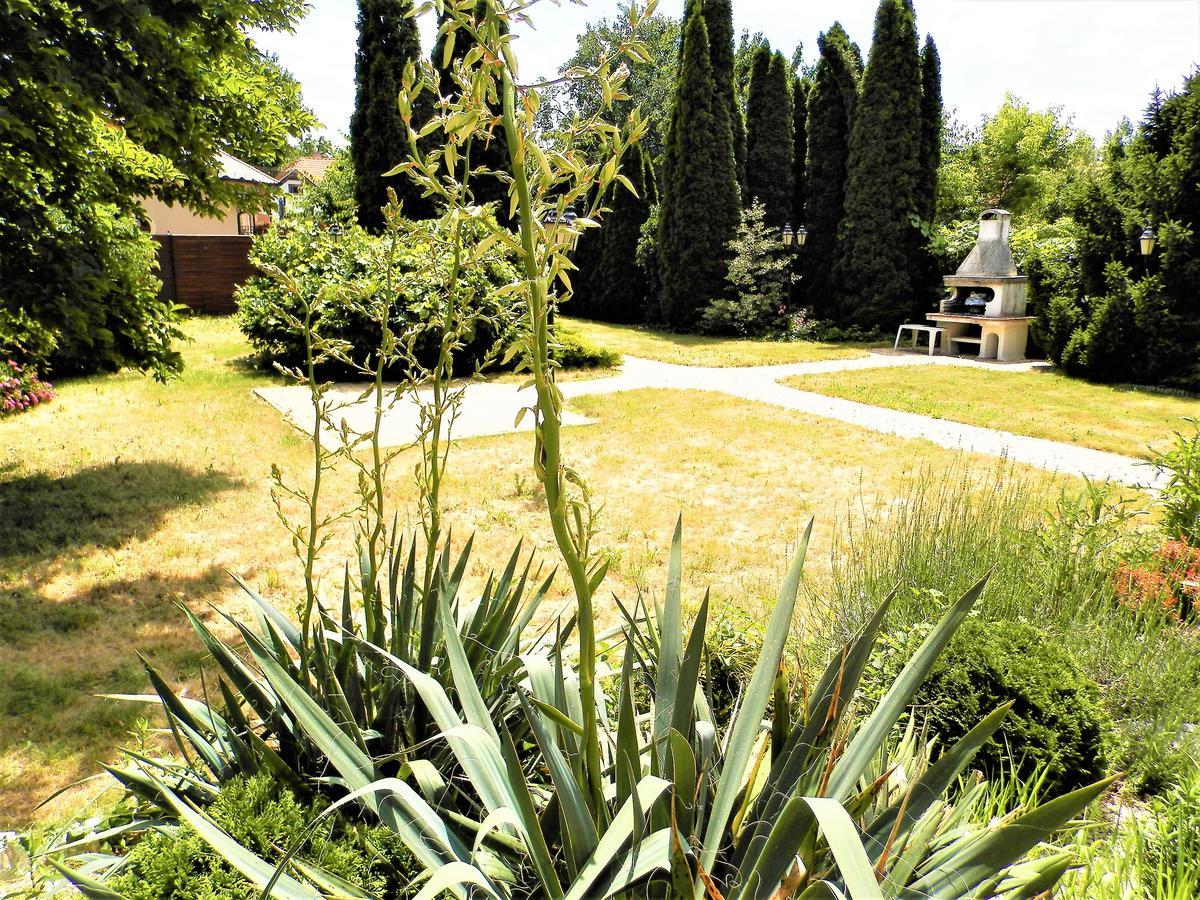 Nagyret Panzio Eger Bed & Breakfast ภายนอก รูปภาพ